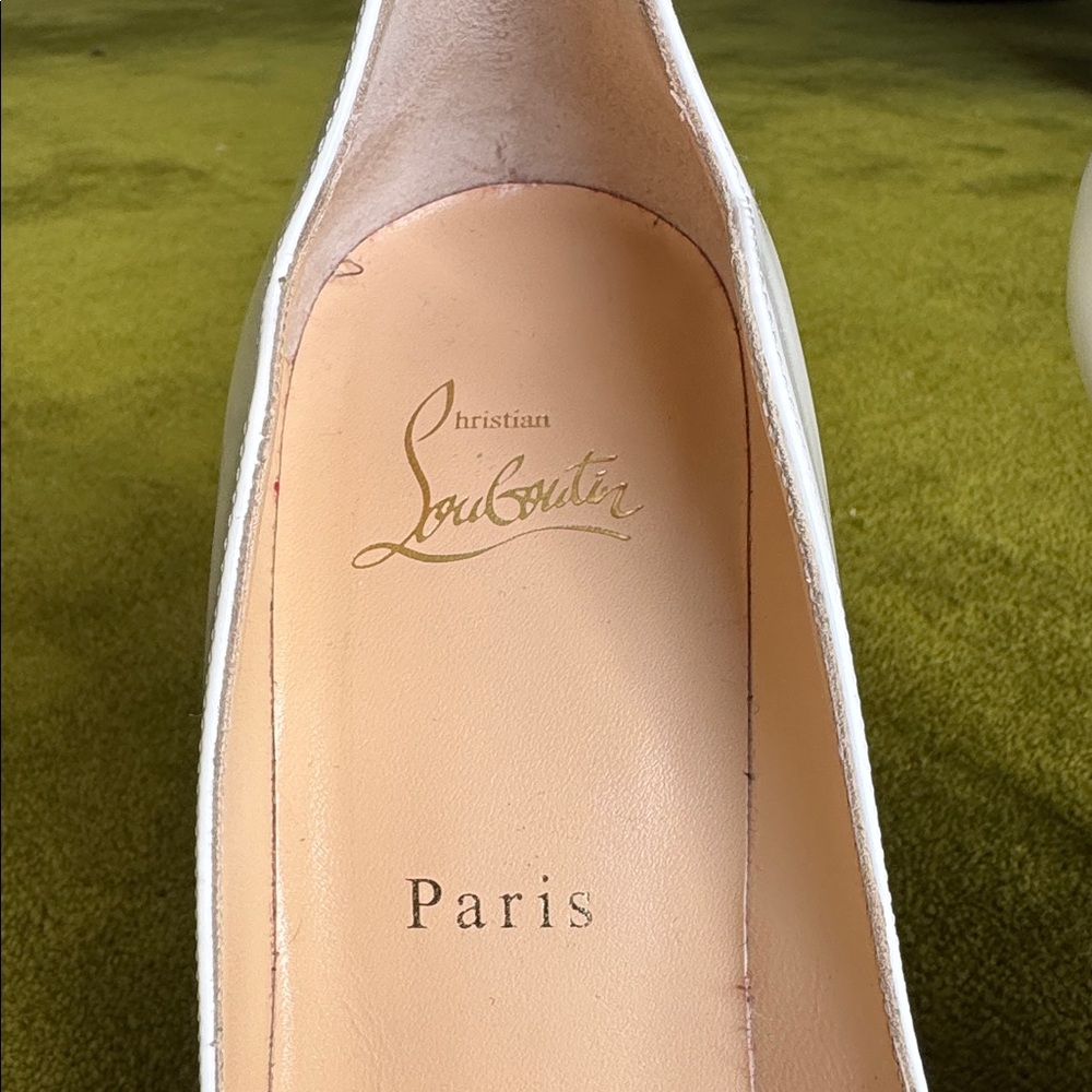 Hot chick Elegant White High Heels 90’ - Picture 5 of 7